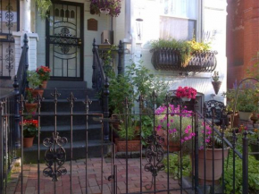 Отель Ledroit Park Renaissance Bed and Breakfast  Вашингтон
